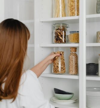 To get Benefits of Minimalist Living: How to Declutter Your Life