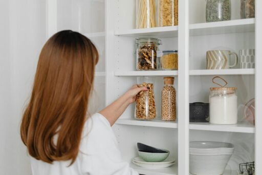 To get Benefits of Minimalist Living: How to Declutter Your Life