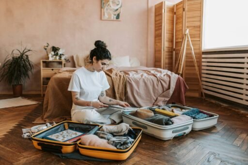 How to make A Minimalist Travel Packing