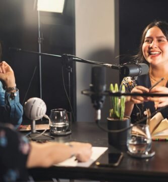 How to Start a Podcast: A Complete Beginner's Guide